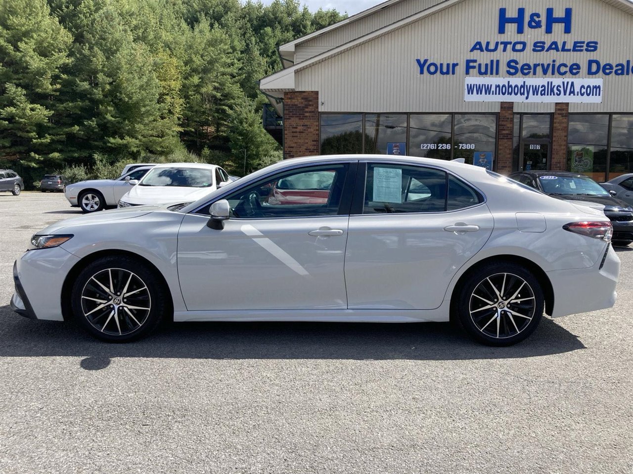 Used 2023 Toyota Camry SE image 8