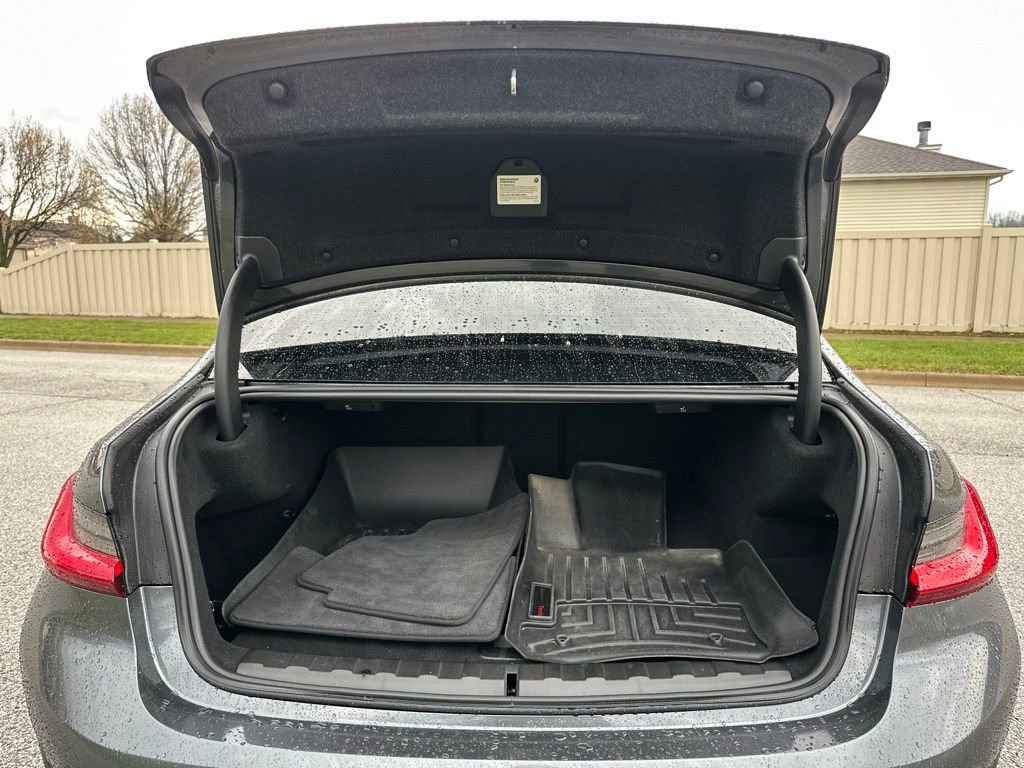 Used 2021 BMW 330e xDrive w/ Premium Package image 22