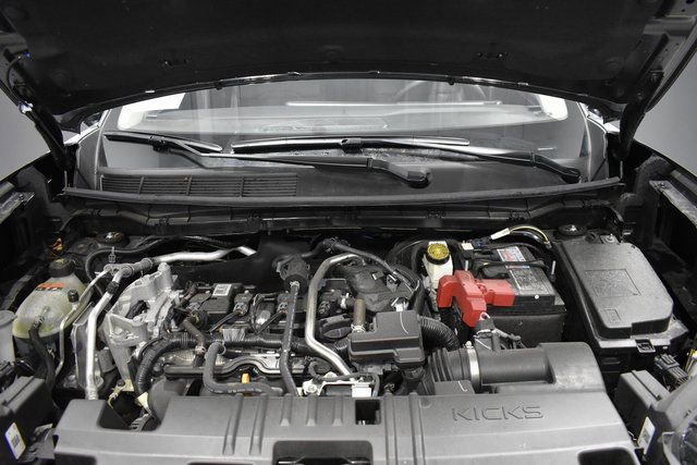 Certified 2025 Nissan Kicks SR image 30