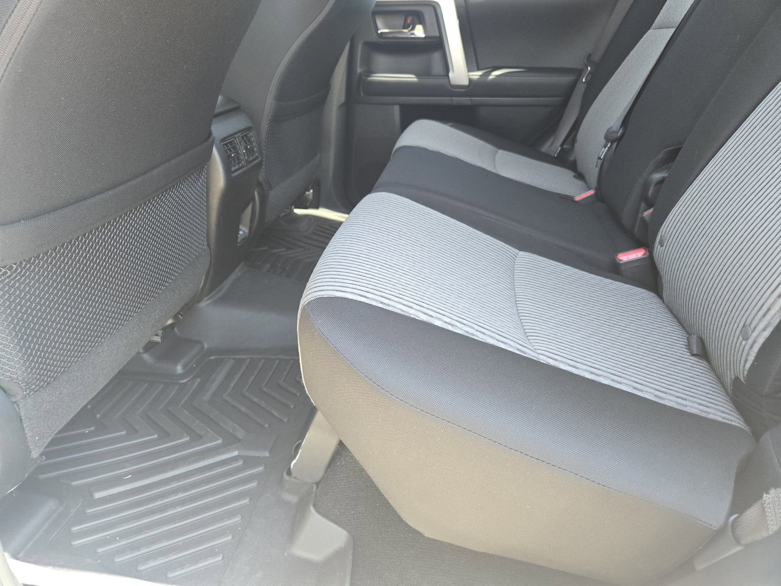 Used 2024 Toyota 4Runner SR5 RWD image 33