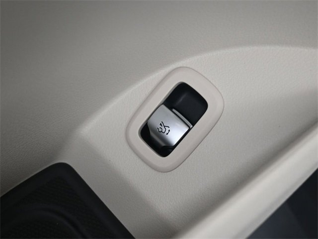 New 2025 Mercedes-Benz GLC 300 image 21