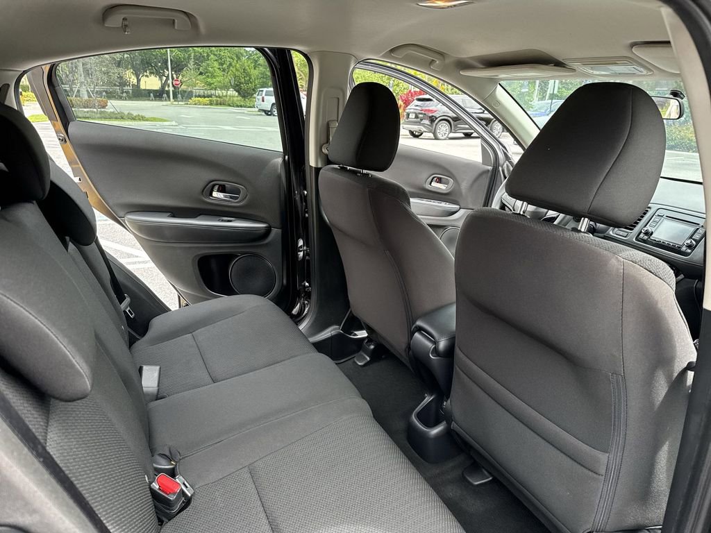 Used 2017 Honda HR-V LX image 33