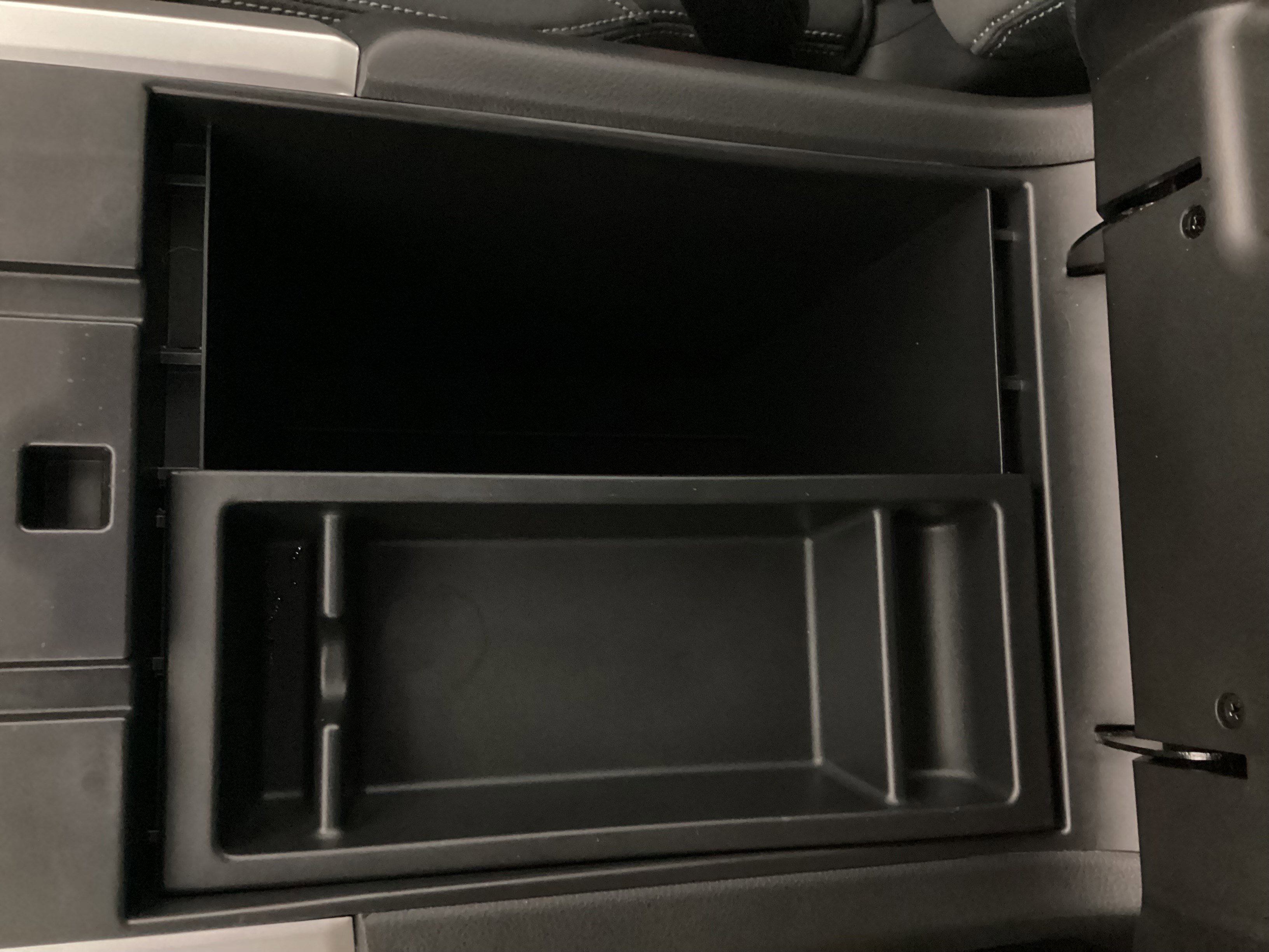 Used 2024 Nissan Titan SV w/ SV Convenience Package image 21