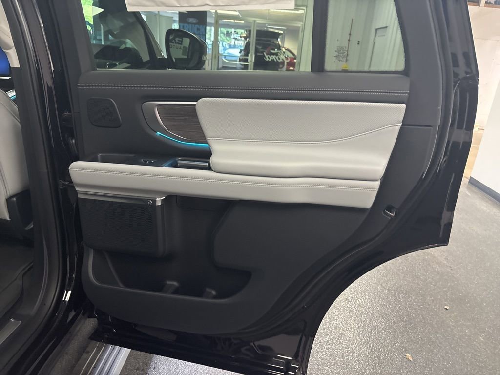 New 2026 Ford Expedition Platinum AWD/4WD image 34