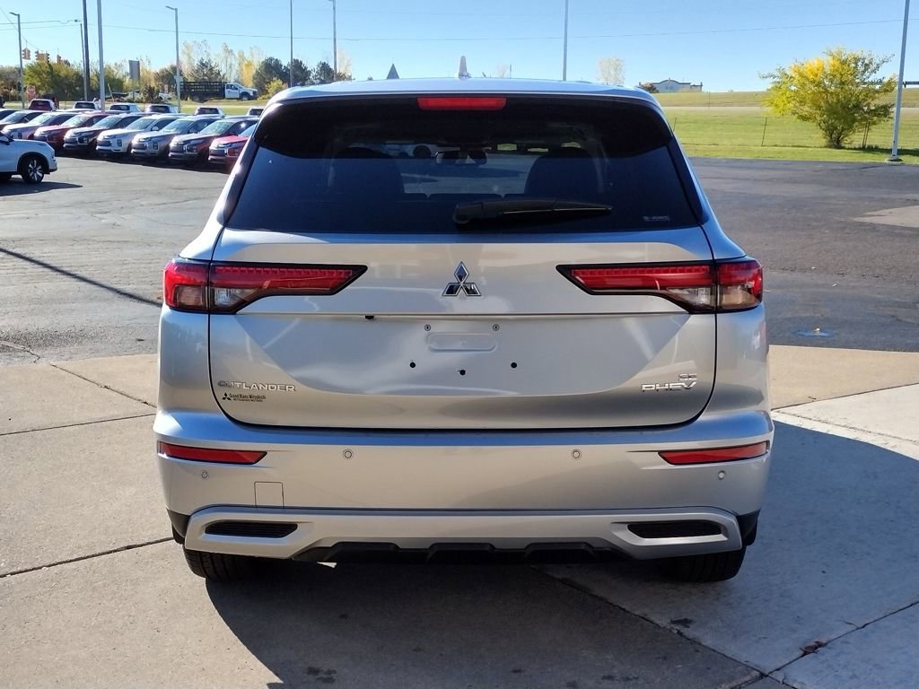 New 2025 Mitsubishi Outlander SE image 17