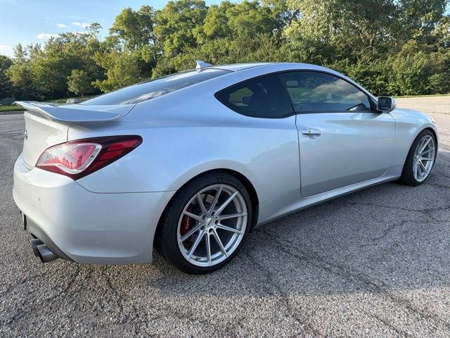 Used 2016 Hyundai Genesis Coupe 3.8 RWD image 2