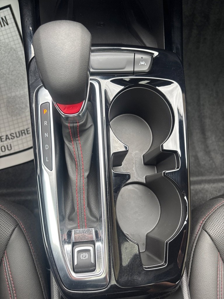 Used 2025 Chevrolet Trax RS w/ Sunroof Package image 15