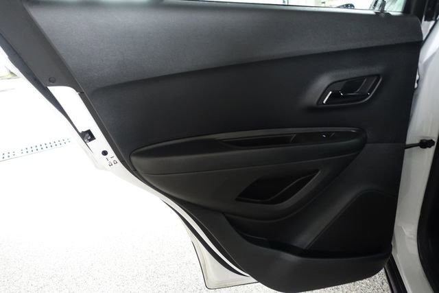 Used 2022 Chevrolet Trax LT w/ Premium Seat Package image 18