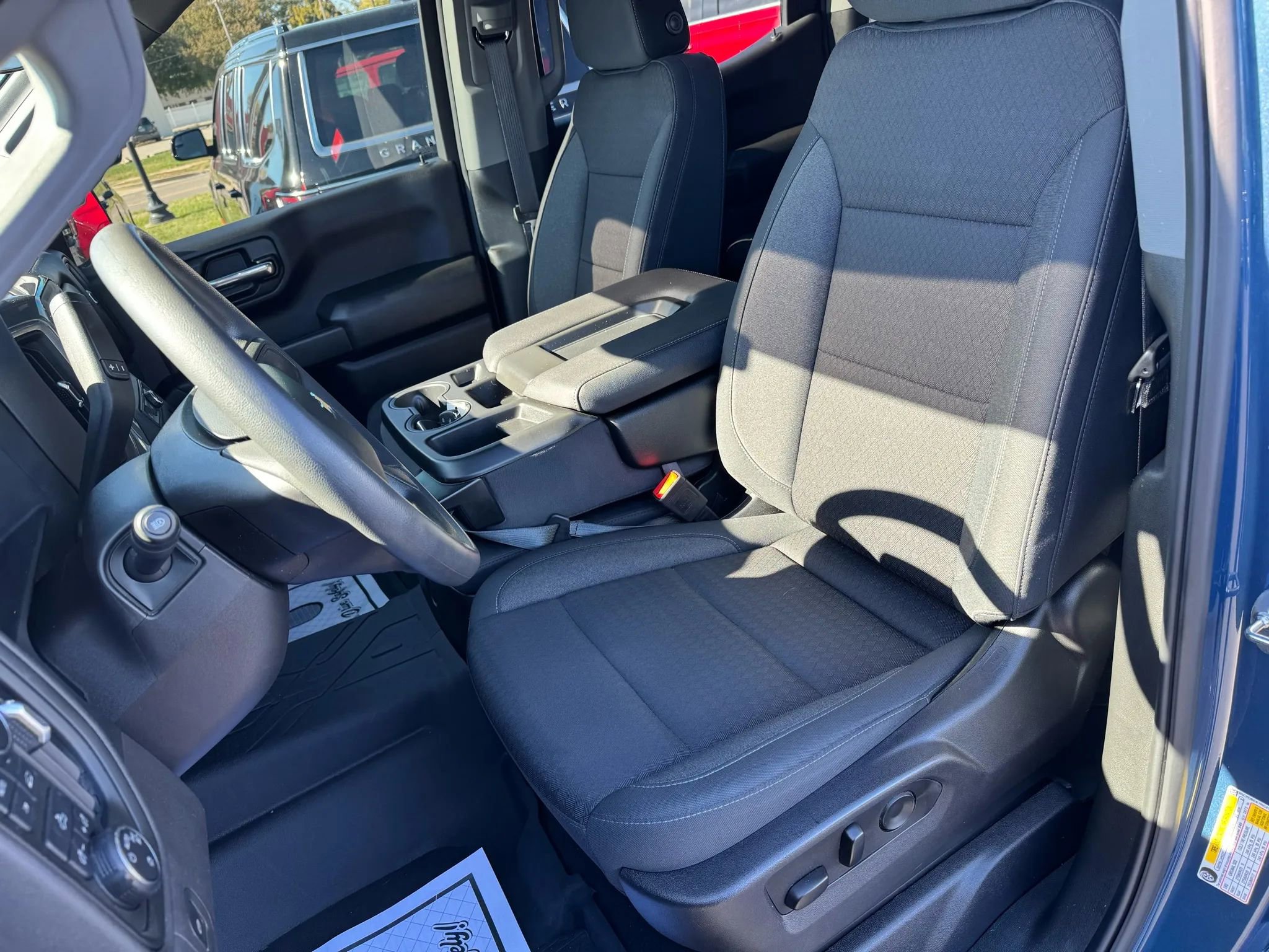 Used 2024 Chevrolet Silverado 1500 Custom image 8