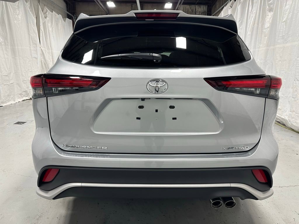 Used 2025 Toyota Highlander XSE AWD/4WD image 6