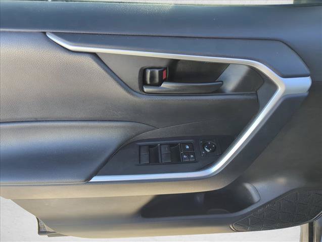 Certified 2021 Toyota RAV4 LE FWD image 10