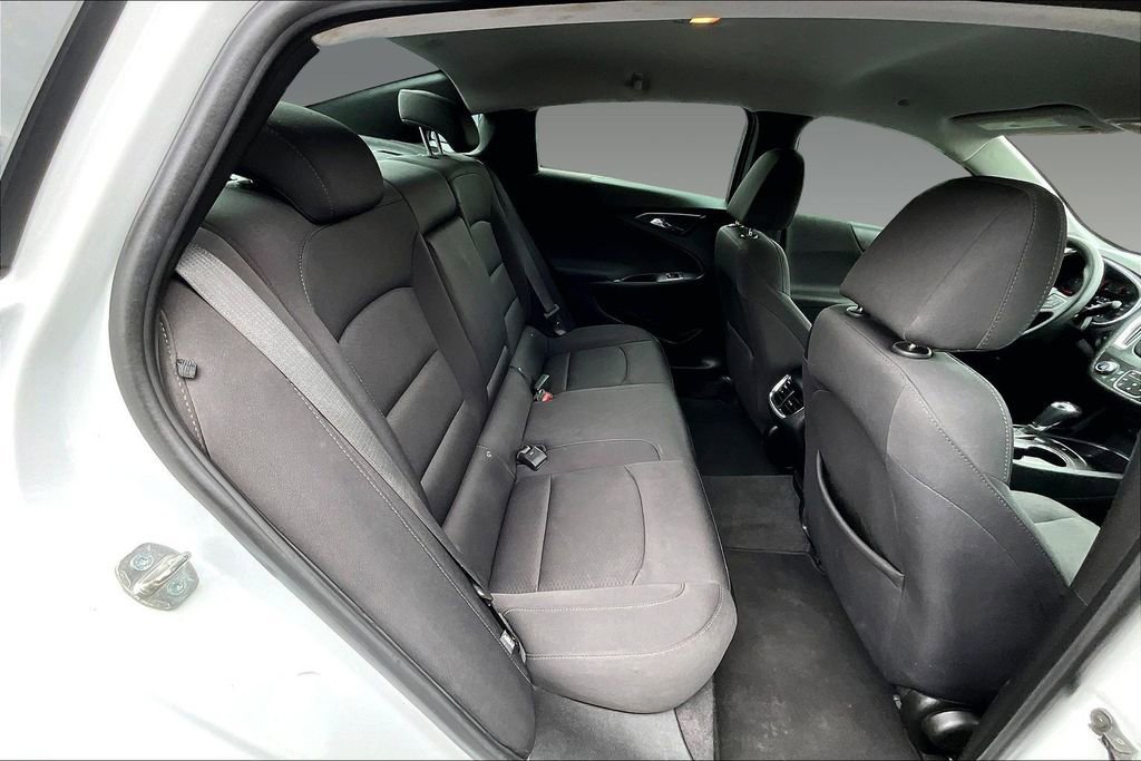 Used 2019 Chevrolet Malibu LT FWD image 16
