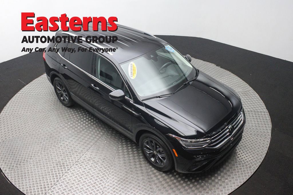 Used 2023 Volkswagen Tiguan SE image 3