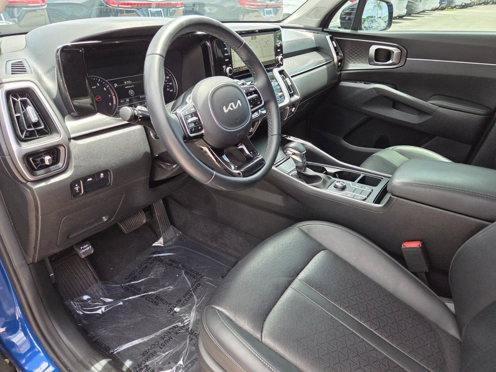 Used 2023 Kia Sorento S image 25