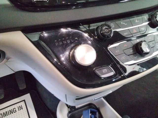 Used 2024 Chrysler Pacifica Touring-L image 22
