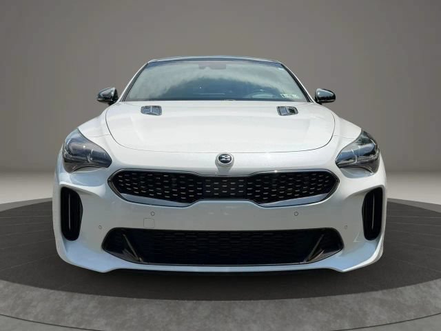 Used 2018 Kia Stinger GT2 image 2