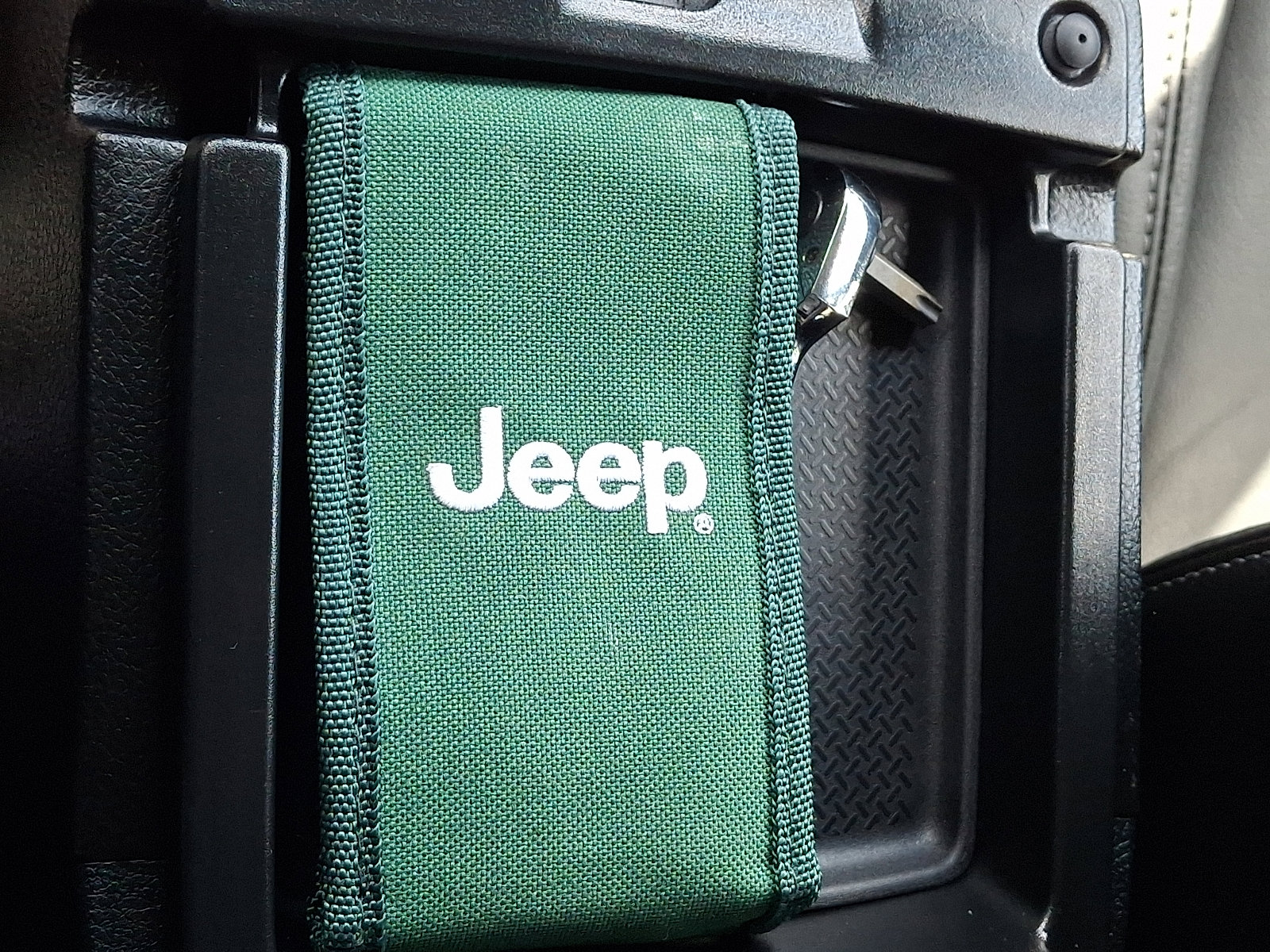 Used 2018 Jeep Wrangler Altitude image 25