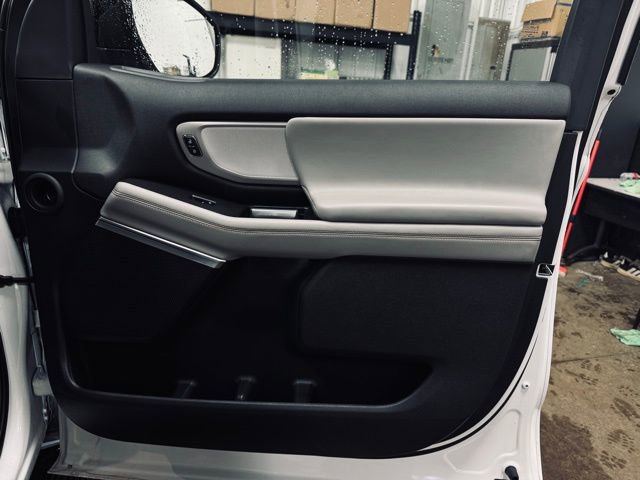 Used 2025 Ford Expedition Active image 18