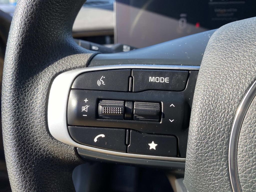 Used 2025 Kia K5 LXS image 21