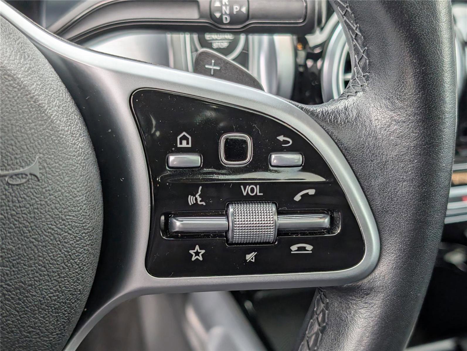 Used 2021 Mercedes-Benz GLB 250 4MATIC image 24