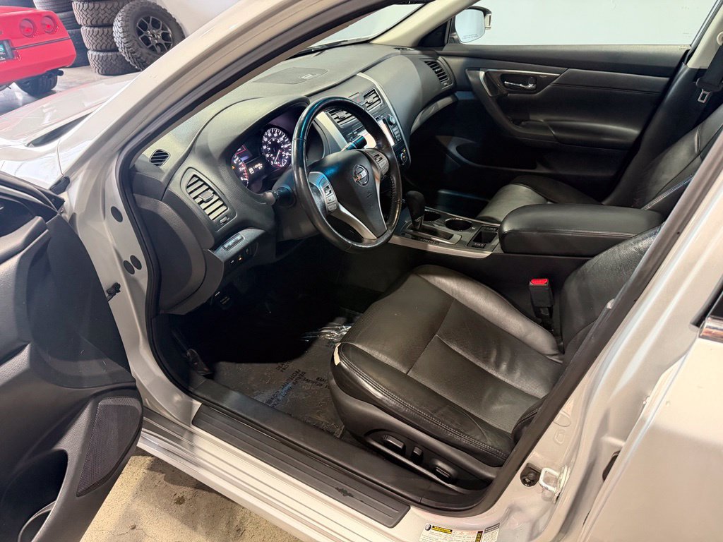 Used 2014 Nissan Altima 2.5 SL w/ Technology Package FWD image 11
