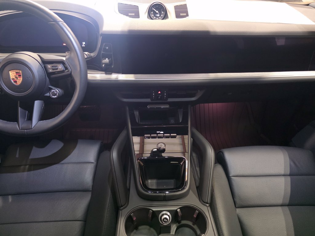 Certified 2026 Porsche Cayenne AWD/4WD image 17