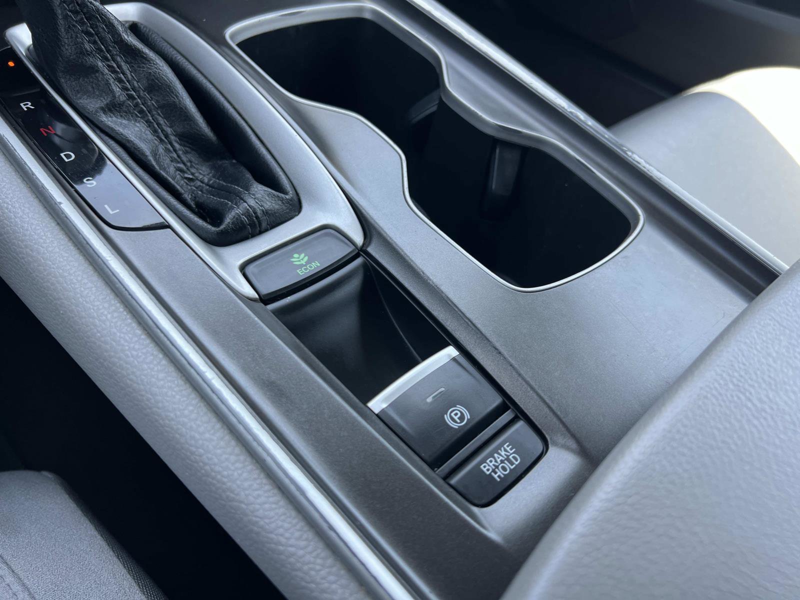 Certified 2018 Honda Accord LX image 16