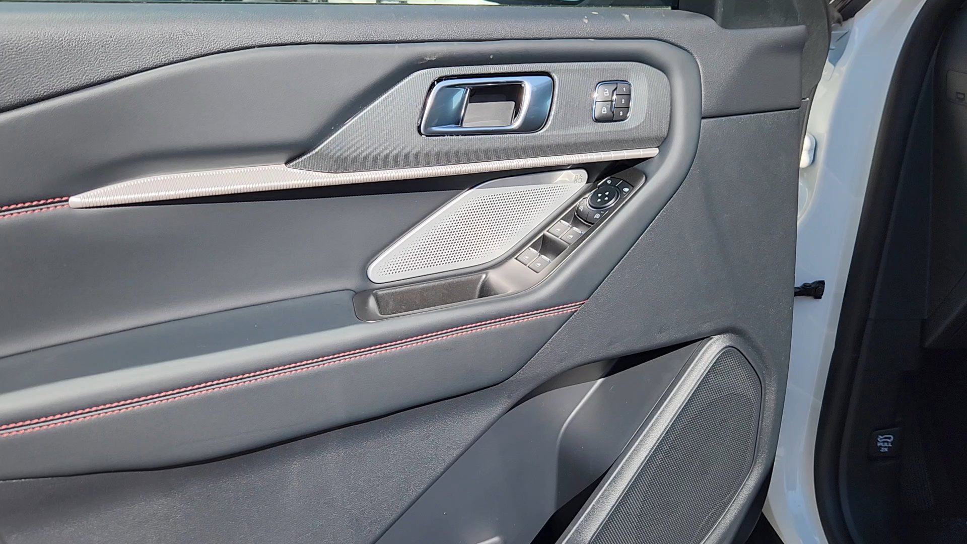 New 2025 Ford Explorer ST w/ Sun And Sound Package image 15