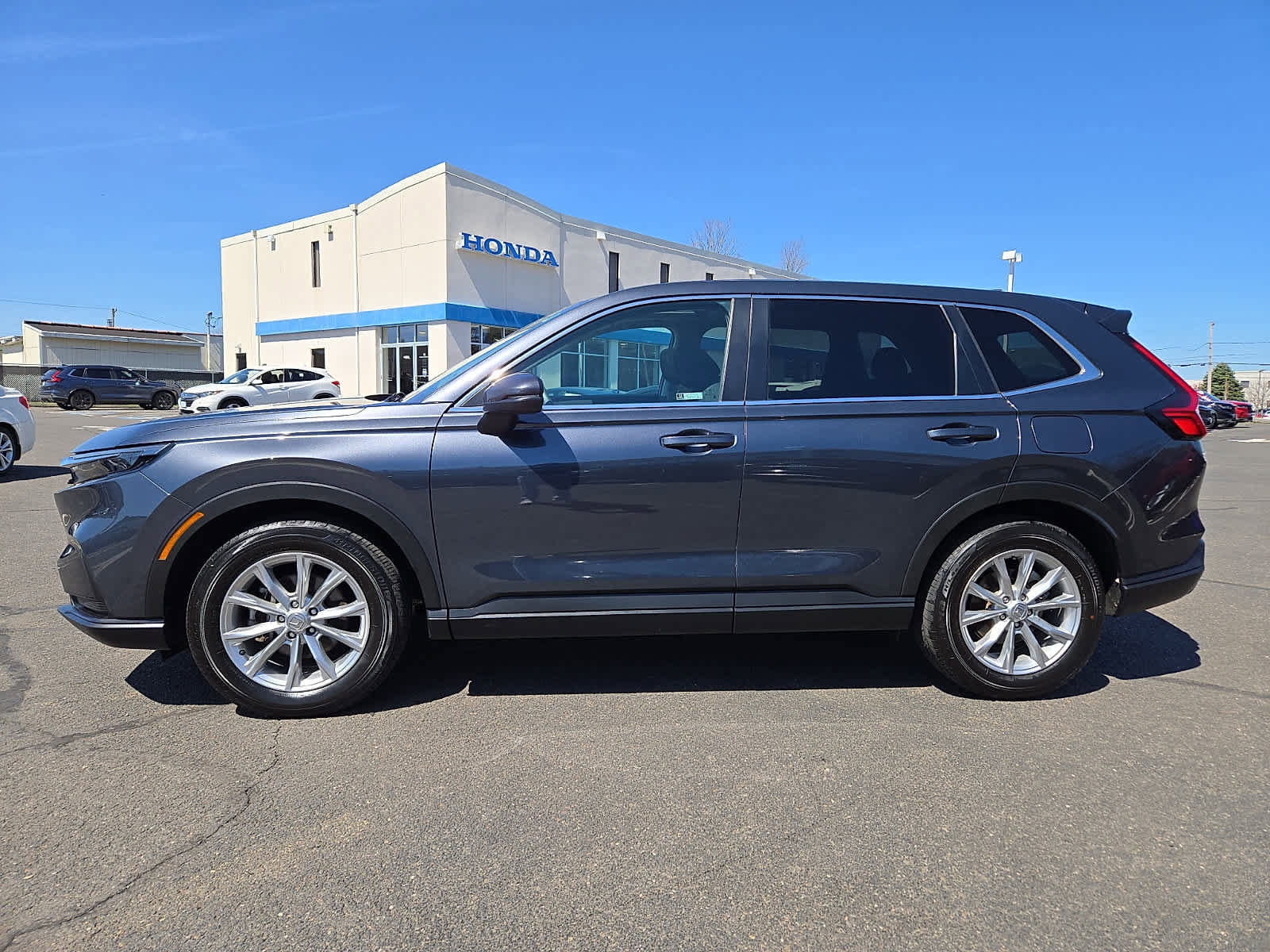 Used 2023 Honda CR-V EX image 8