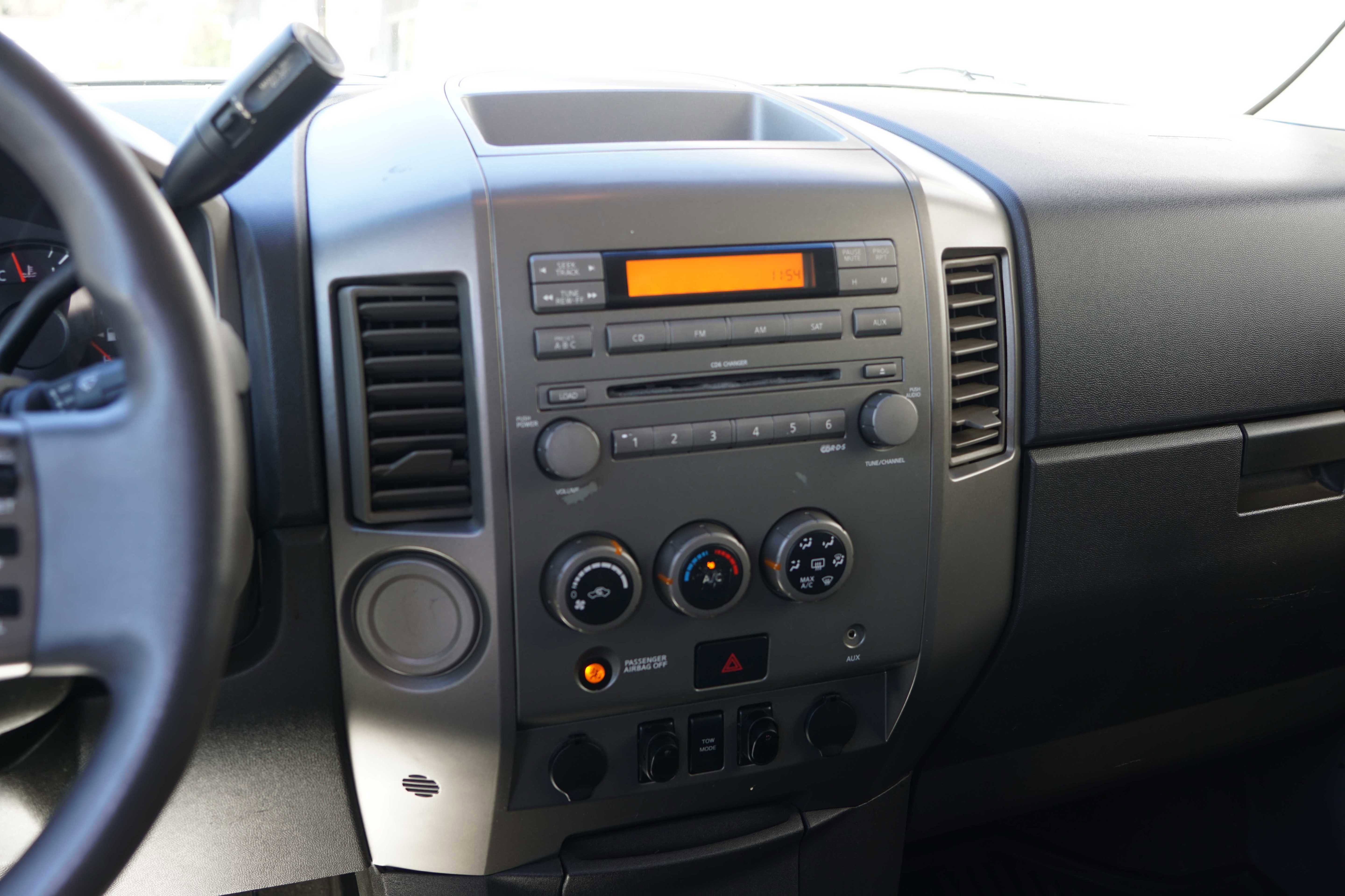 Used 2005 Nissan Titan XE image 38