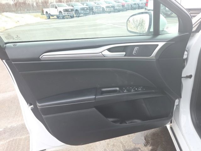 Used 2019 Ford Fusion SE image 20