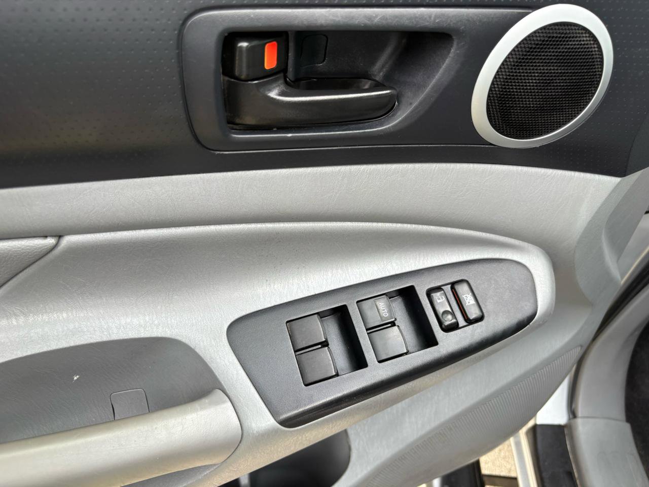 Used 2013 Toyota Tacoma PreRunner w/ SR5 Pkg image 35