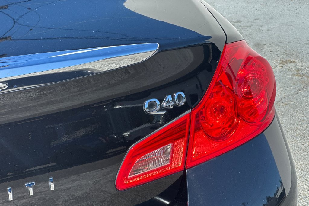 Used 2015 INFINITI Q40 w/ Navigation Package RWD image 26