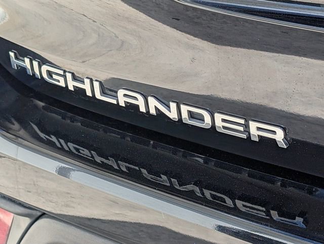 Used 2024 Toyota Highlander XLE image 17