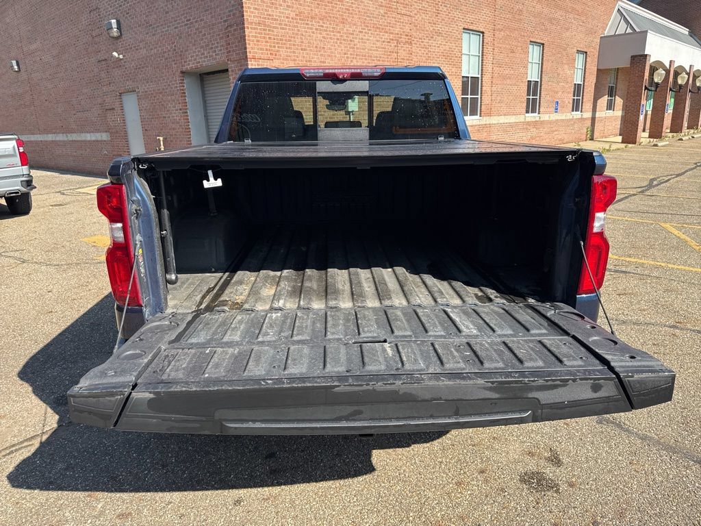 Used 2022 Chevrolet Silverado 1500 High Country w/ Technology Package AWD/4WD image 10