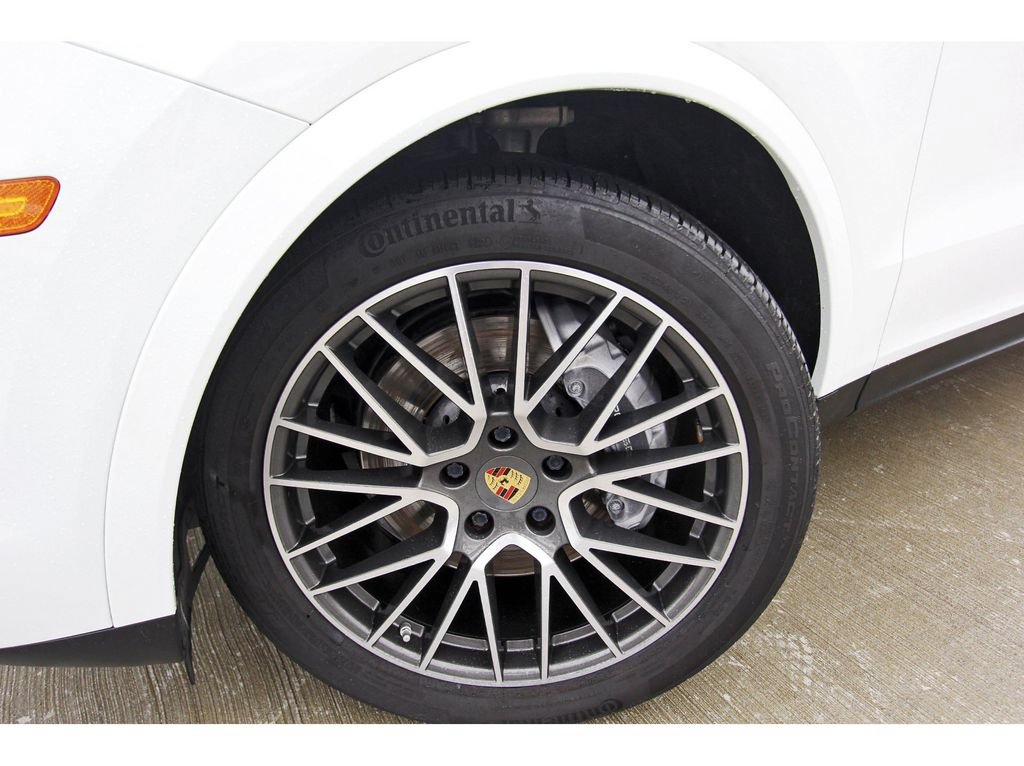 Used 2021 Porsche Cayenne AWD/4WD image 30