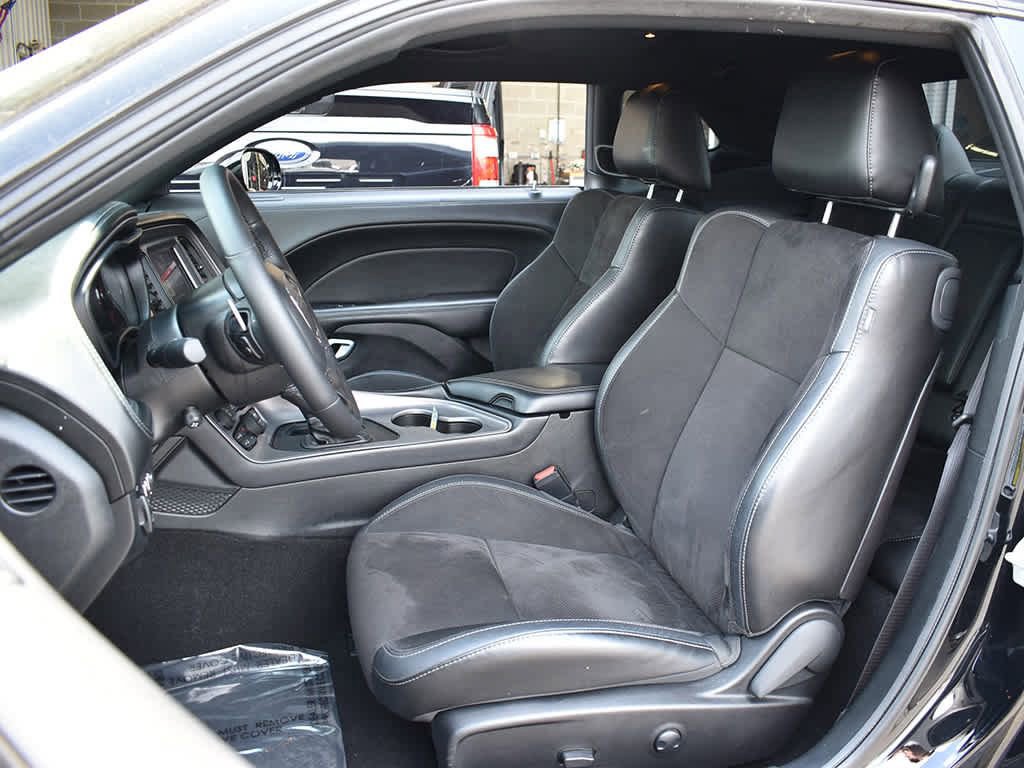 Used 2023 Dodge Challenger R/T w/ Plus Package image 5