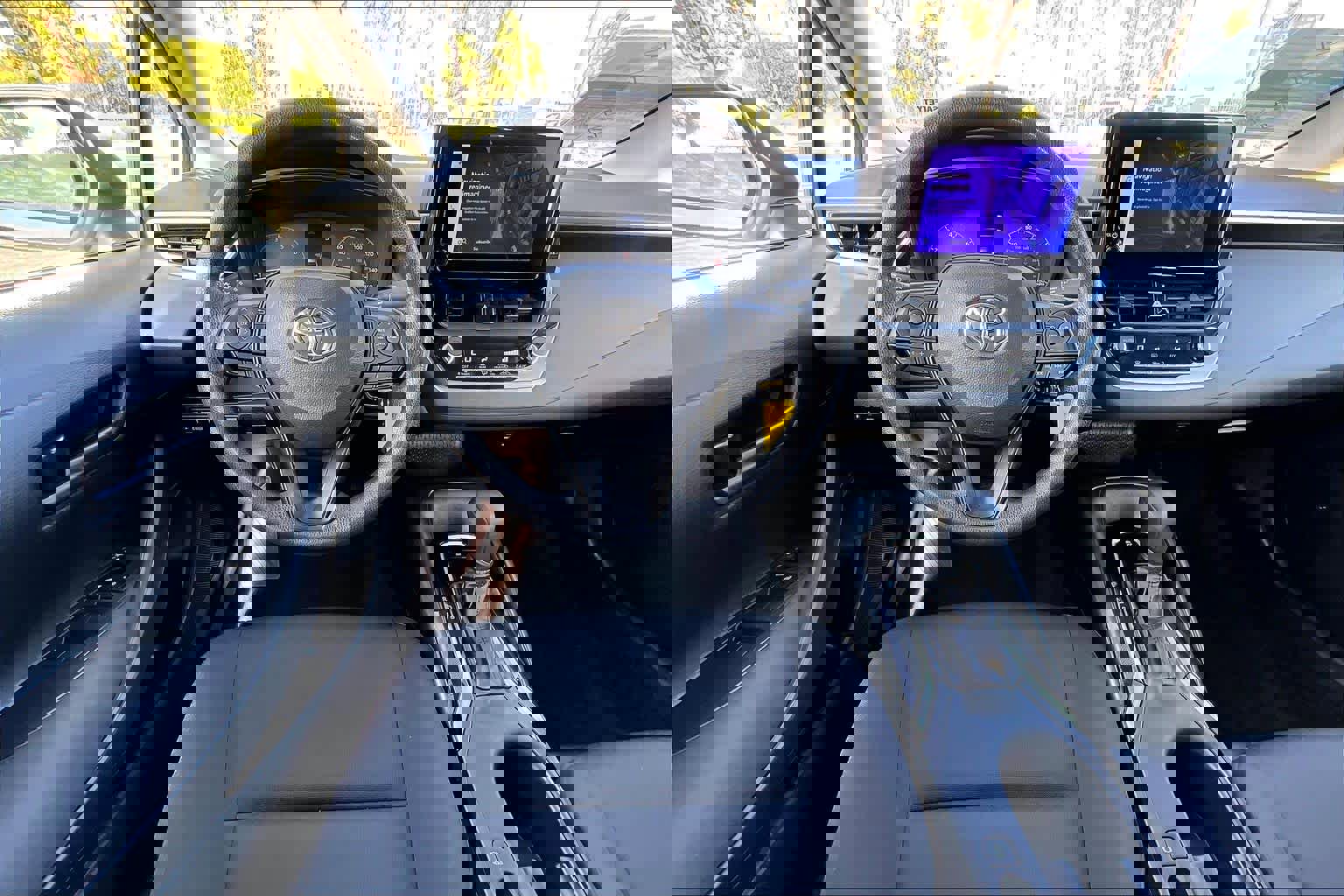 Used 2023 Toyota Corolla LE w/ Carpet Mat Package (TMS) FWD image 5