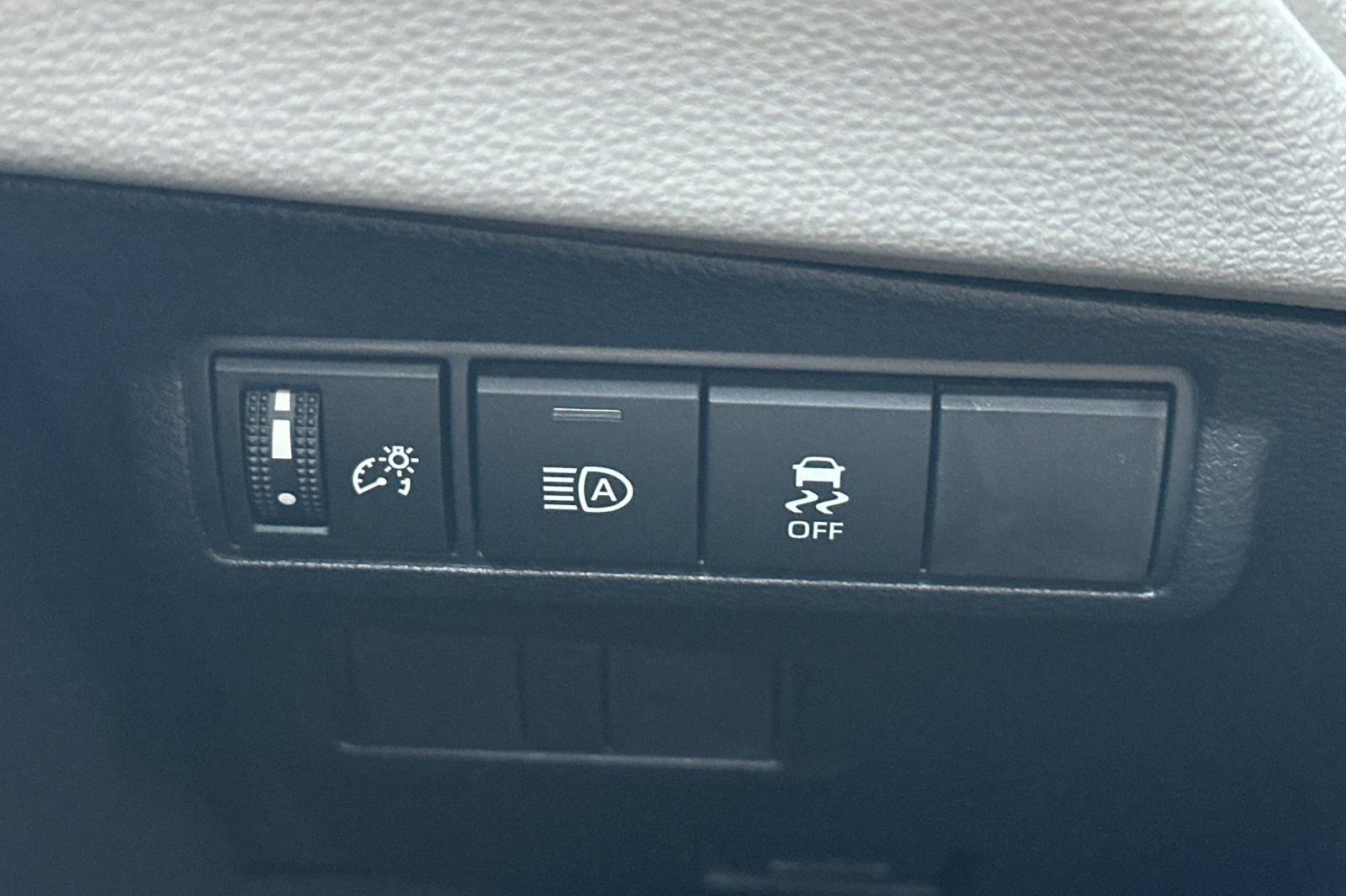 New 2026 Toyota Corolla Cross LE image 29