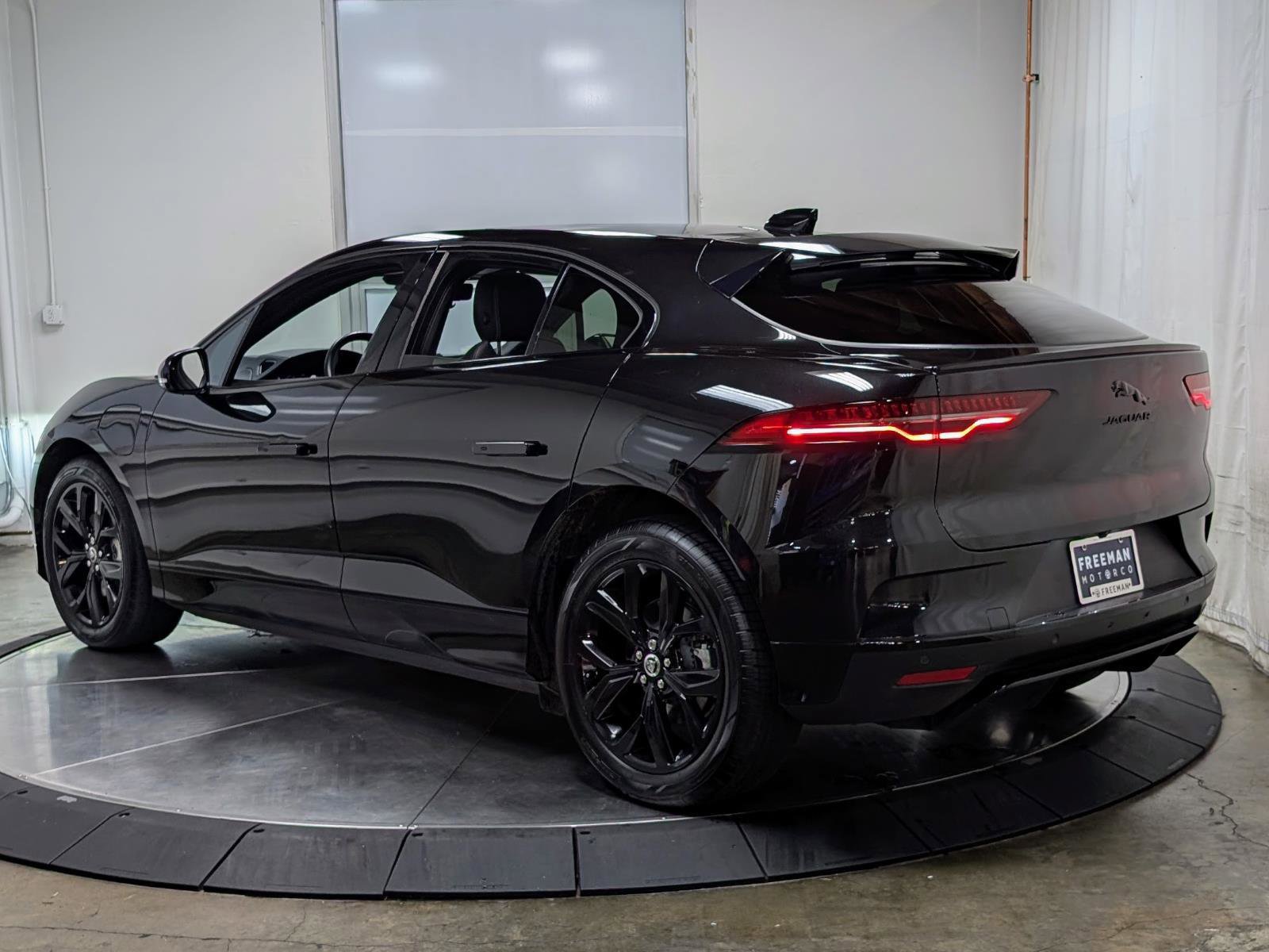 Used 2024 Jaguar I-PACE R-Dynamic HSE image 7