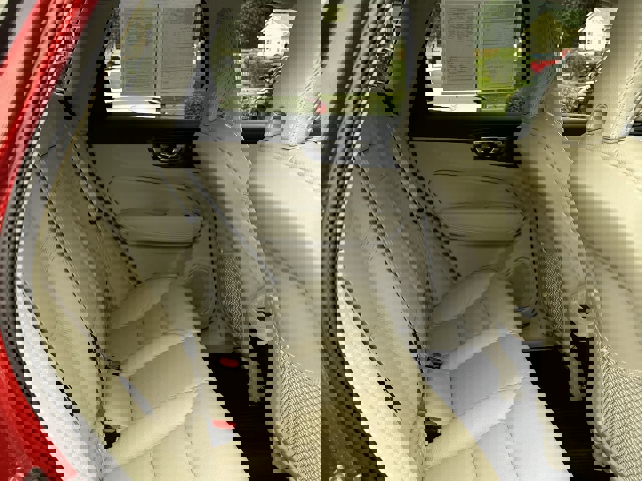 Used 2021 Volvo XC60 T6 Momentum w/ Premium Package image 23