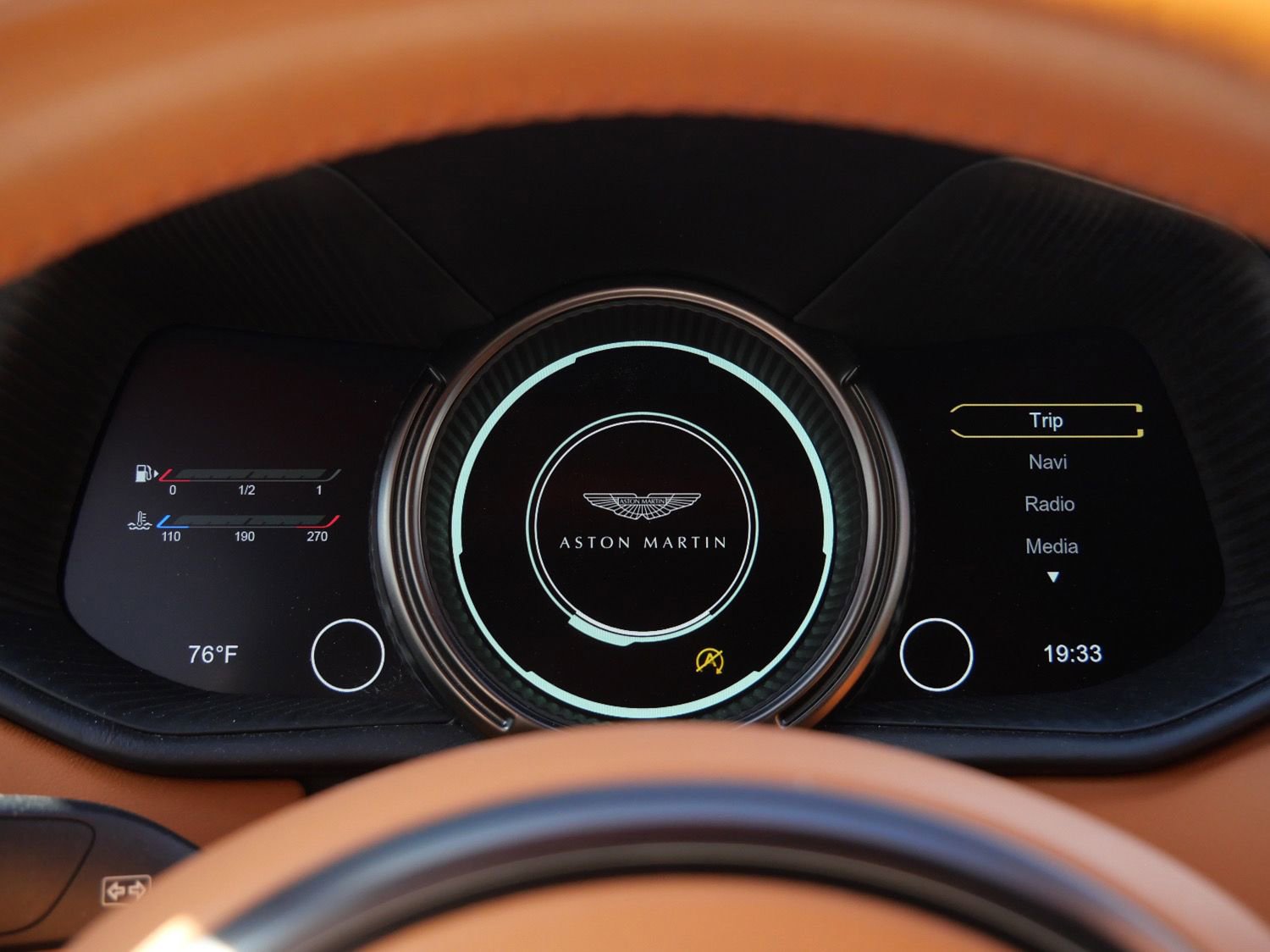 Used 2023 Aston Martin DB11 Volante RWD image 6