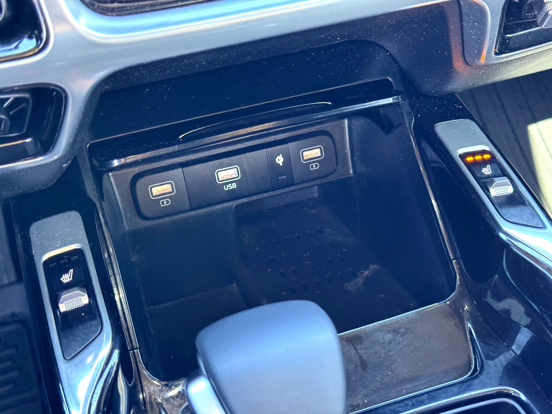 Used 2023 Kia Sorento SX image 28