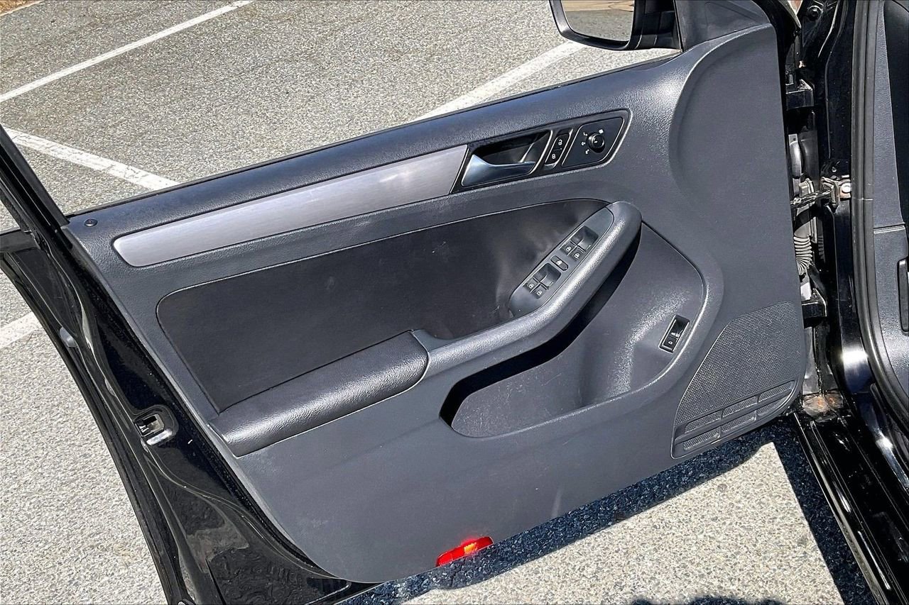 Used 2016 Volkswagen Jetta Sport image 26