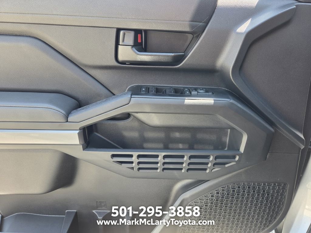 Used 2025 Toyota Tacoma SR5 AWD/4WD image 26