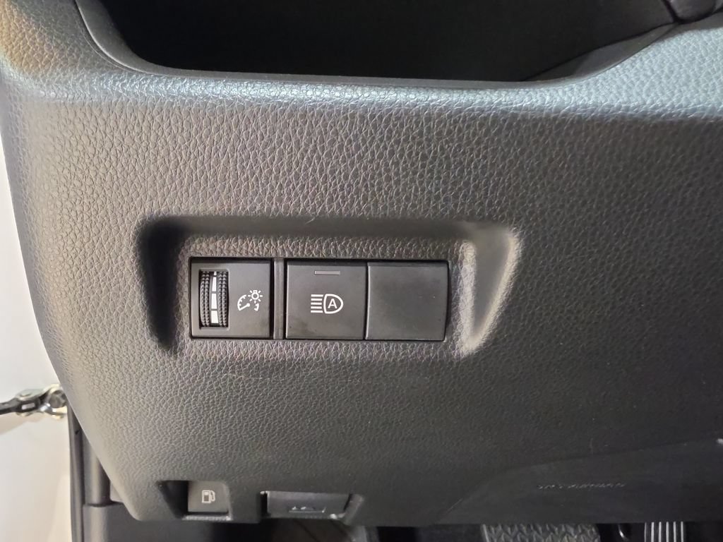 Used 2025 Toyota RAV4 LE AWD/4WD image 20