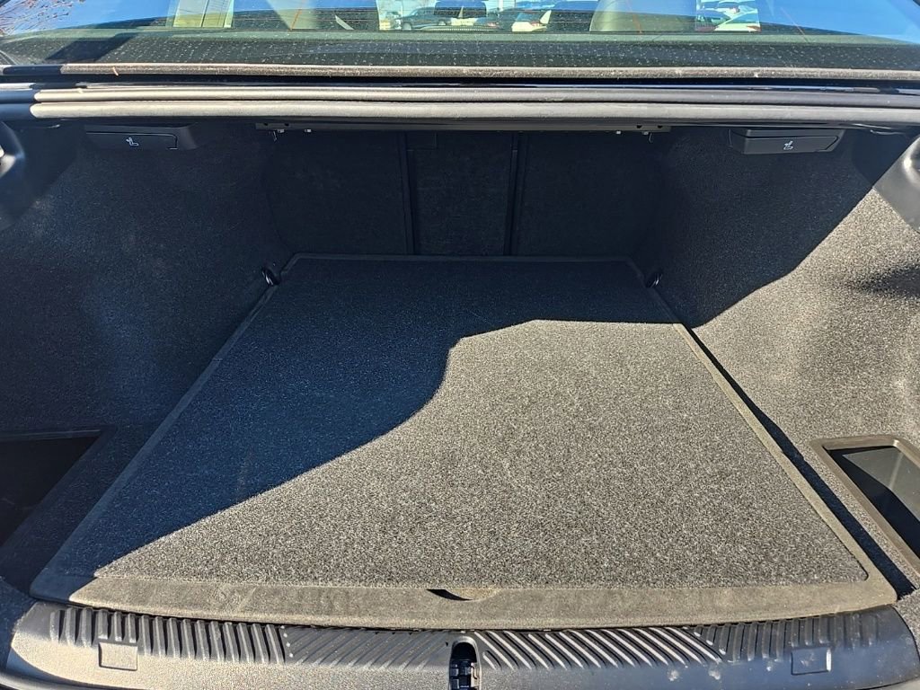 Used 2024 BMW 530i xDrive w/ Premium Package image 21