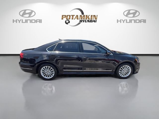 Used 2017 Volkswagen Passat 1.8T SE FWD image 4