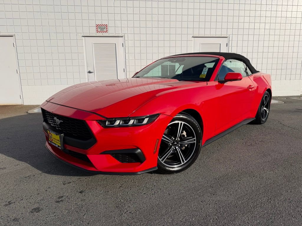 Used 2024 Ford Mustang Convertible image 1