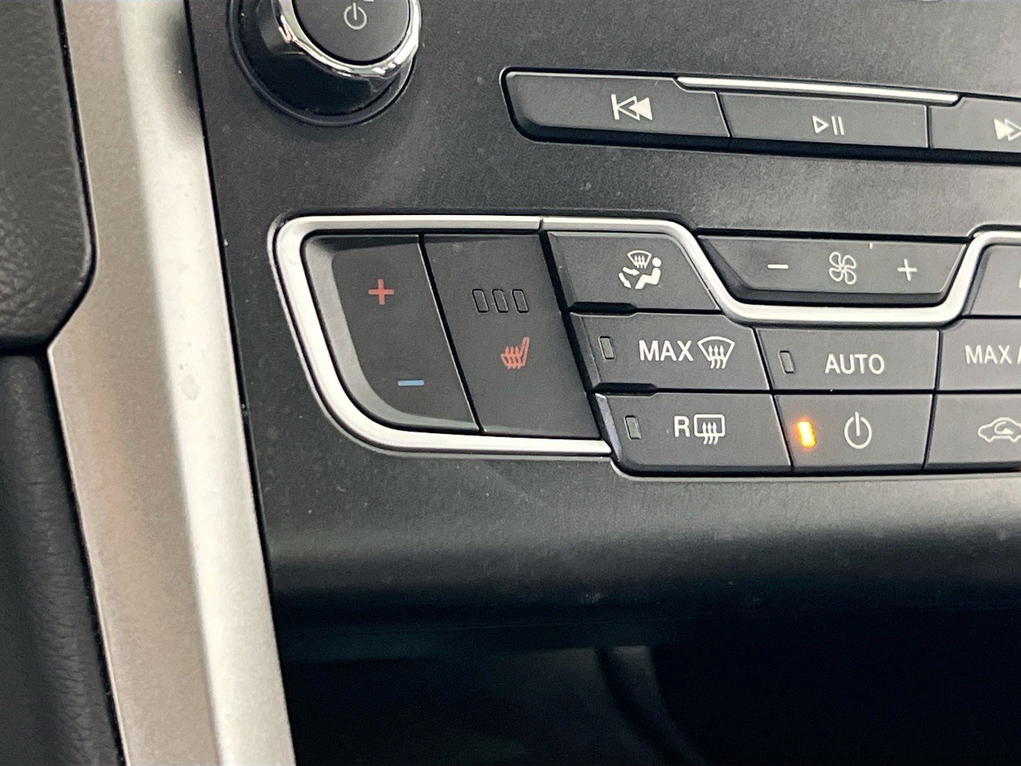 Used 2020 Ford Fusion SEL FWD image 20